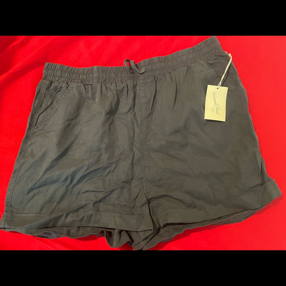 Universal Thread XL - Navy color NWT